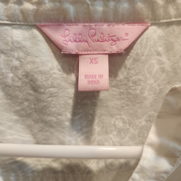 Lilly Pulitzer Button Down cover up - Picture 3 of 4